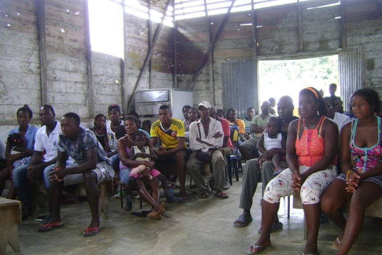 La defensoría del pueblo envío varias comisiones humanitarias al Chocó donde las comunidades están confinadas por los combates entre la guerrilla y las Fuerzas Militares La Otra Cara