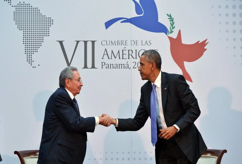encuentro entre Obama y Raul Castro en la cumbre de las americas