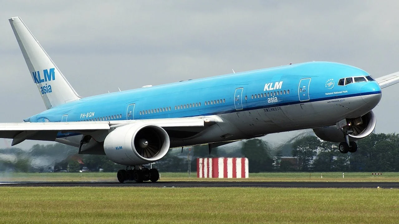 Dramático aterrizaje de un Boeing 777 en Ámsterdam