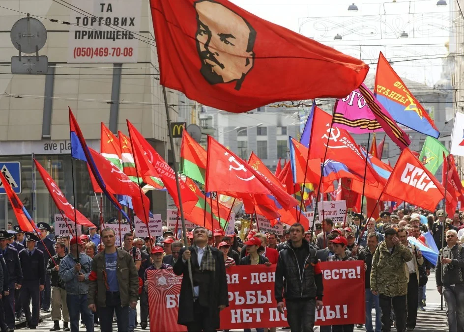 Ucrania prohíbe los partidos comunistas en su país