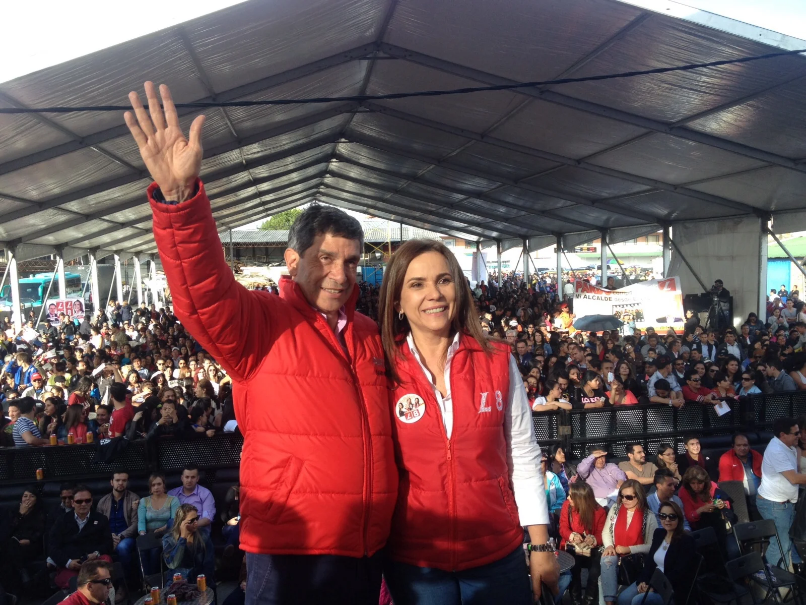 Martha Plata estuvo acompañada del cantante vallenato Silvestre Dangond en su cierre de campaña
