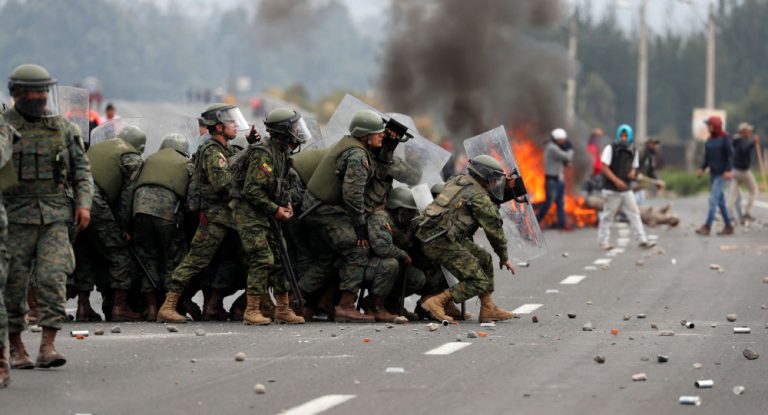 Manifestantes en Ecuador
