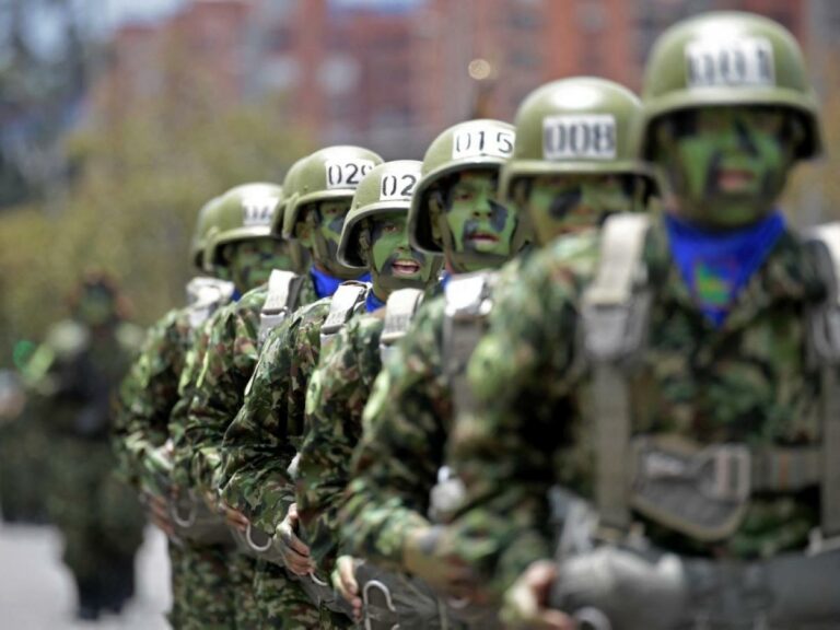 El Gobierno de Colombia aumenta bonificación para la Fuerza Pública del 30% al 50%