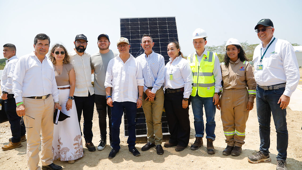 El Presidente Petro y Ecopetrol entregaron el primer Ecoparque solar con más de 40mil paneles en Reficar, Cartagena