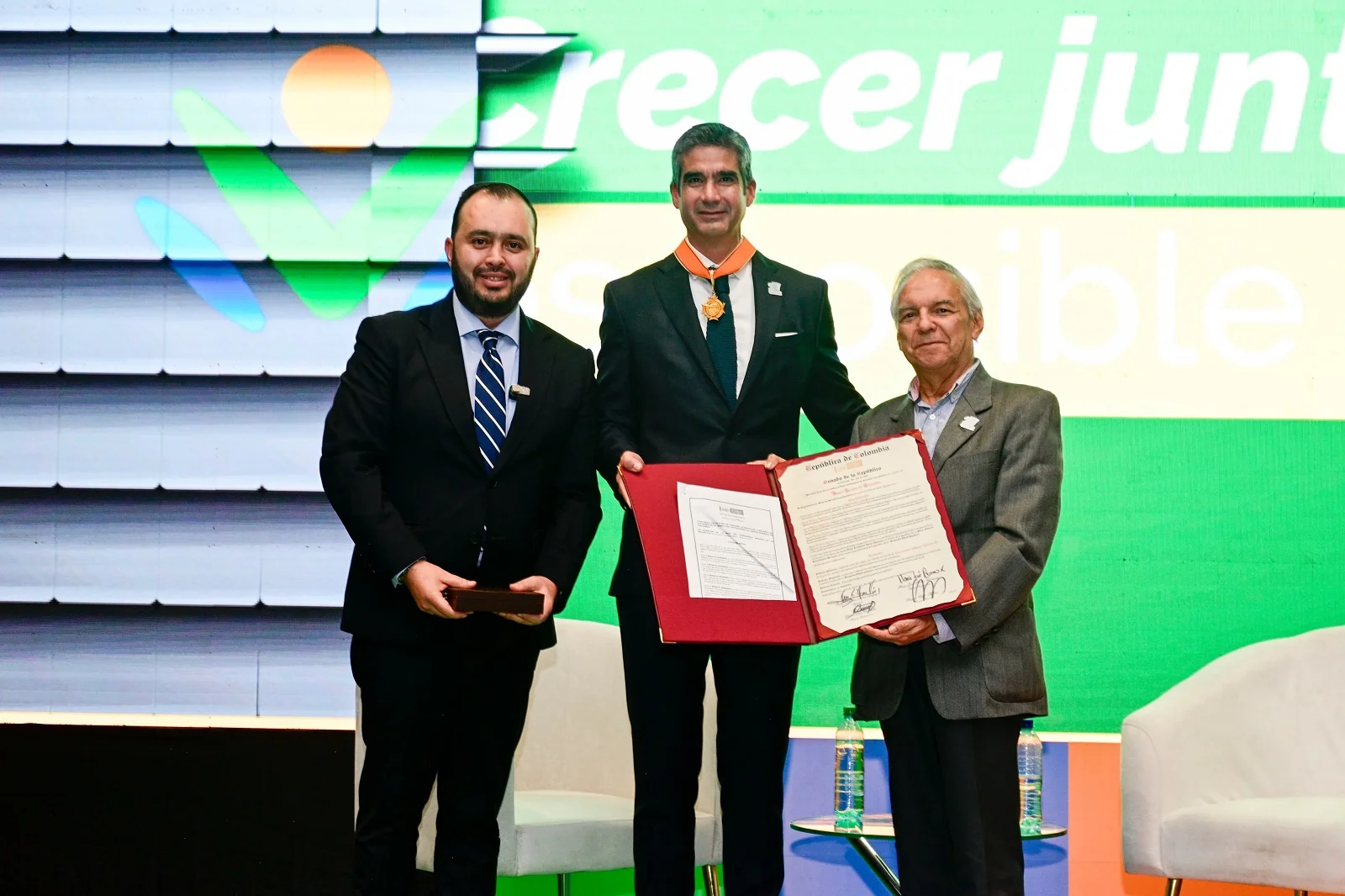Reconocimiento senado a hernando chica