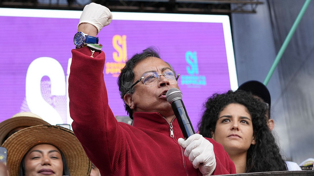 gustavo petro en la plaza de bolivar1