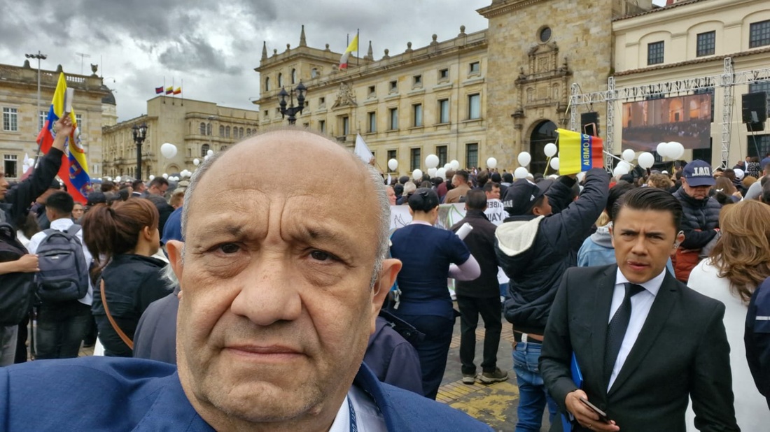 eduardo padilla en el funeral de miguel uribe