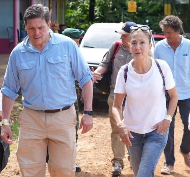 juan carlos pinzon e ingrid betancourt en la macarena