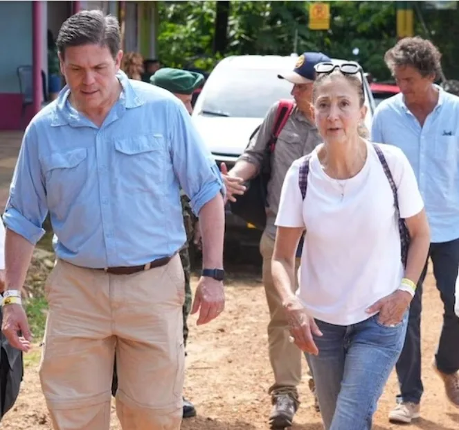 juan carlos pinzon e ingrid betancourt en la macarena