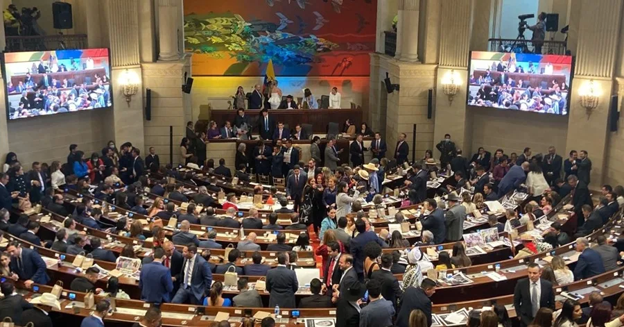 Cuando el mérito avanza, las viejas alianzas empiezan a tambalear