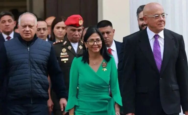 delcy rodriguez y su posesion1