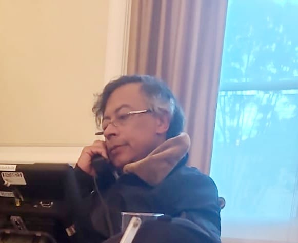 Gustavo Petro durante la llamada con Trump