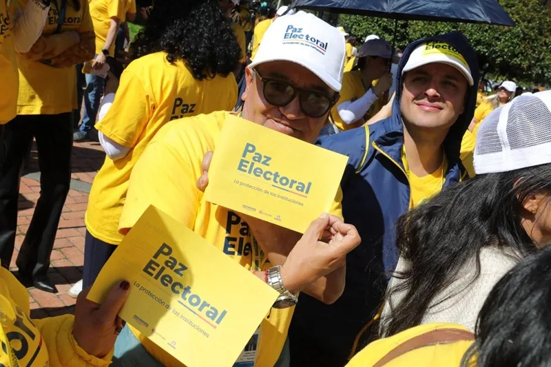 la gente se acoge a la paz electoral
