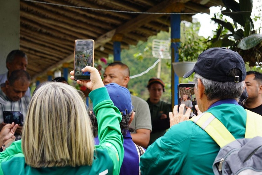 corantioquia serrania buritica y periodistas2