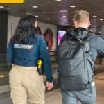 foto de extranjeros segun migracion colombia