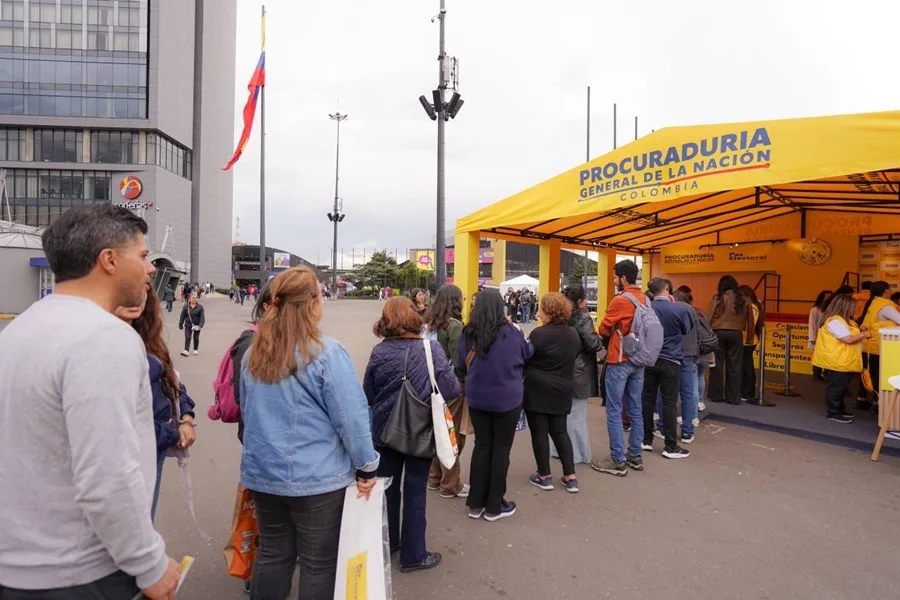 procuraduria en la feria del libro2