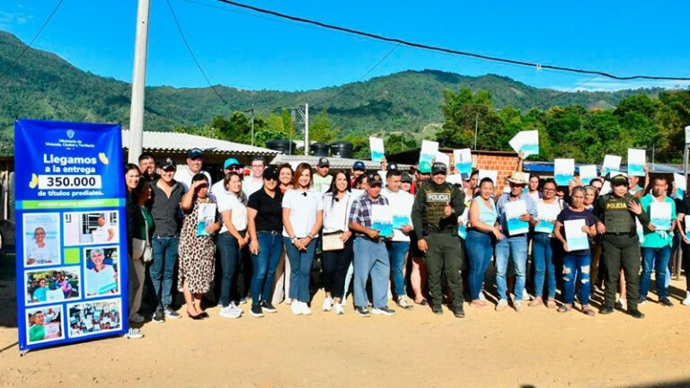 entega de titulos de propiedad de viviendas