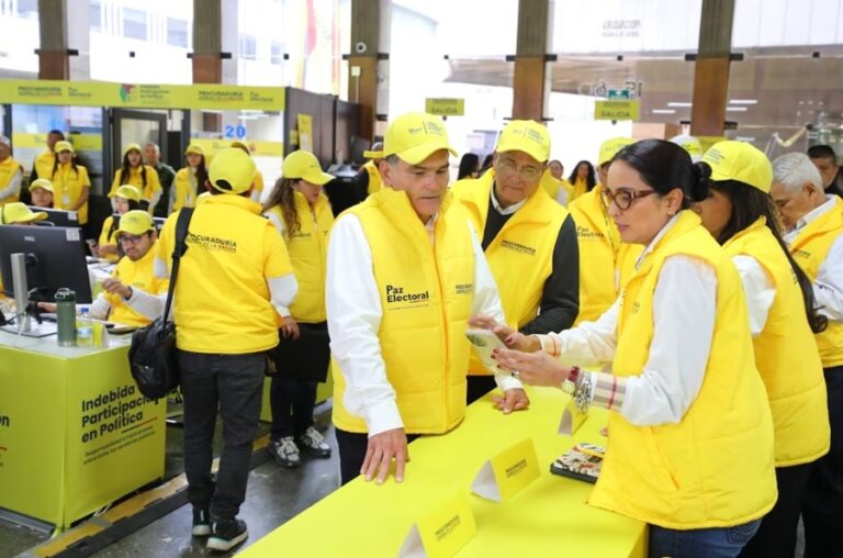 procuraduria en el puesto de mando de la entidad