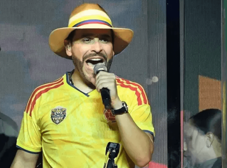 abelardo de la espriella con camiseta1