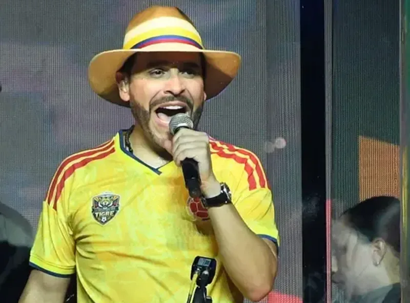 abelardo de la espriella con camiseta1