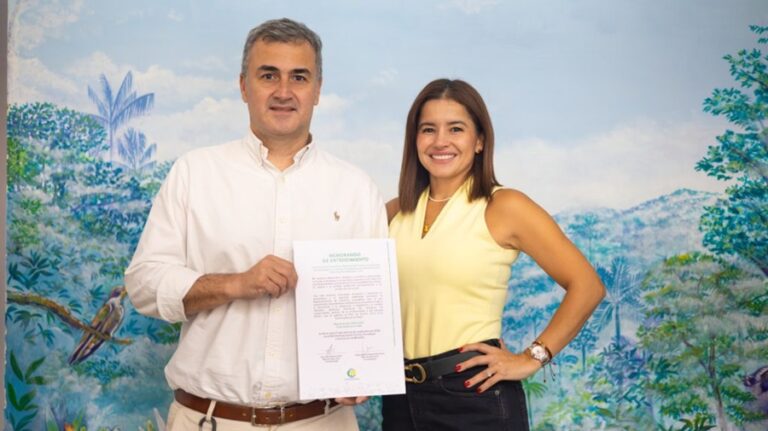 corantioquia y la cci de antioquia firman acuerdo